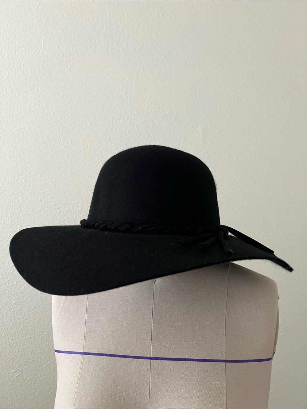 Black Fall Hat